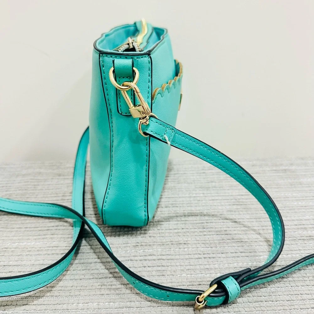 Trina Turk Teal Turquoise Scalloped Crossbody‎ Bag Gold Hardware Pre-owned